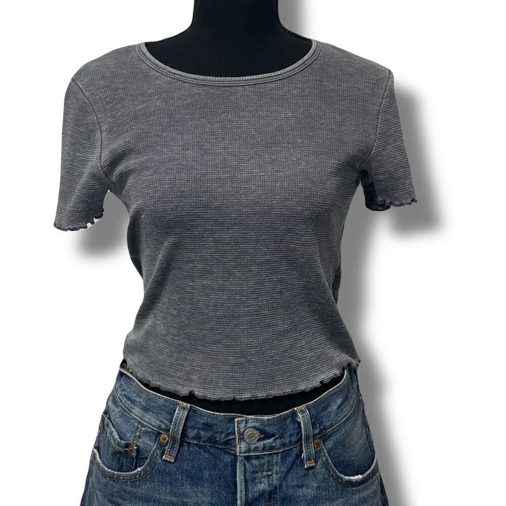 American Eagle Waffle Knit Semi Crop Baby Tee Ruffle Cabbage Hem Grey Sz Medium